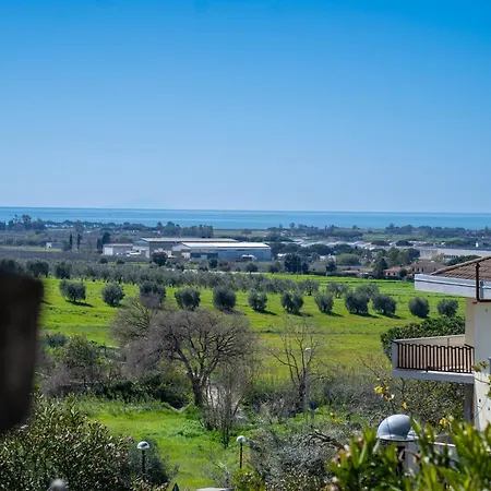 - Con Terrazzo Vista Mare E Giardino