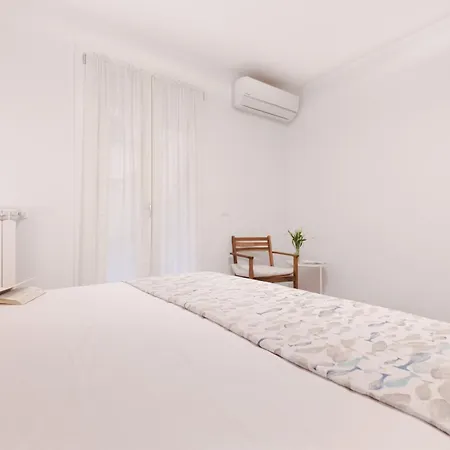 Apartament - Con Terrazzo Vista Mare E Giardino