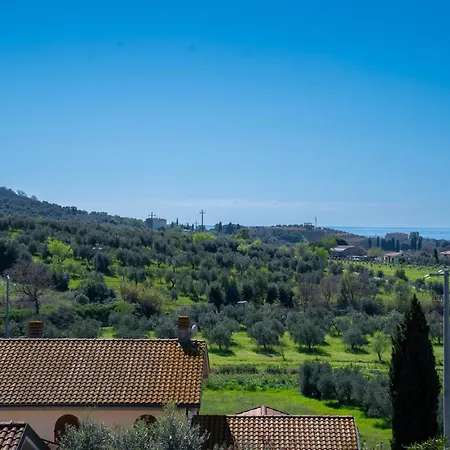 - Con Terrazzo Vista Mare E Giardino Apartament